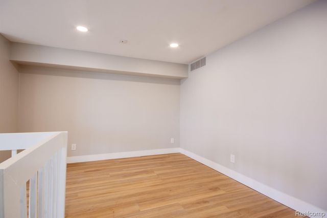 167 W Kenilworth Avenue, Royal Oak, MI 48067