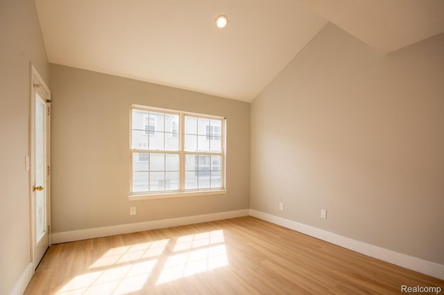 167 W Kenilworth Avenue, Royal Oak, MI 48067