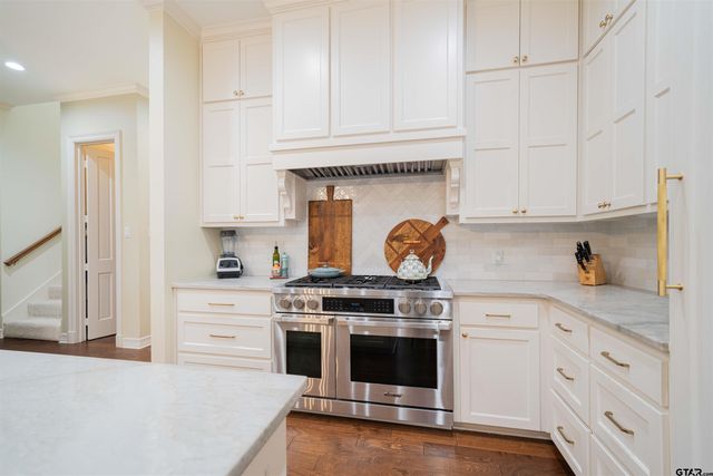 1206 Secluded Ln., Longview, TX 75604