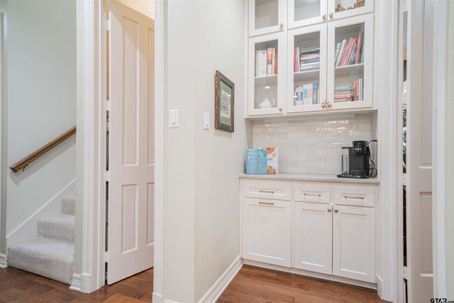 1206 Secluded Ln., Longview, TX 75604