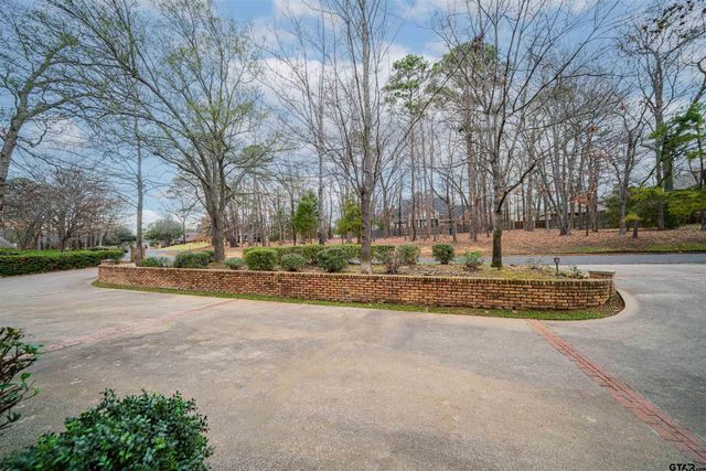 1206 Secluded Ln., Longview, TX 75604