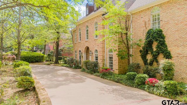 1206 Secluded Ln., Longview, TX 75604