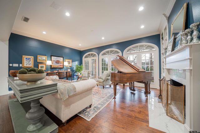 1206 Secluded Ln., Longview, TX 75604