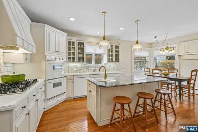 56 Park Avenue, Glen Rock, NJ 07452