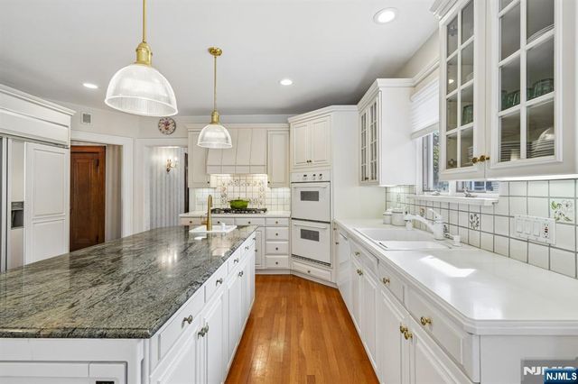 56 Park Avenue, Glen Rock, NJ 07452