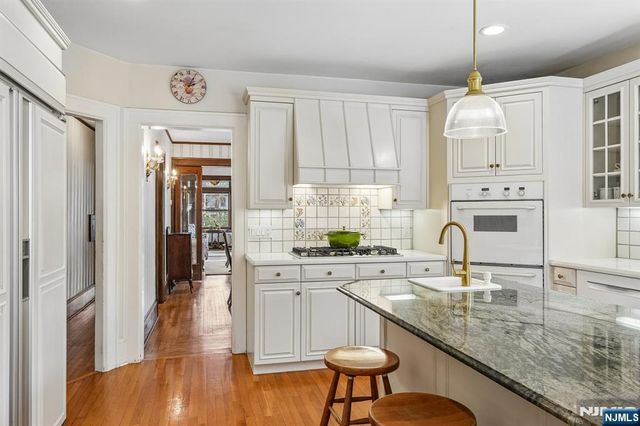 56 Park Avenue, Glen Rock, NJ 07452