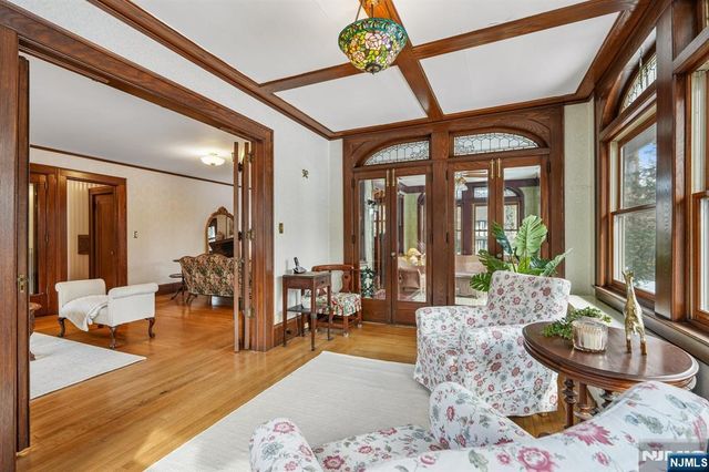 56 Park Avenue, Glen Rock, NJ 07452