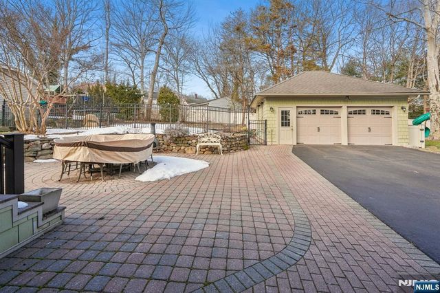 56 Park Avenue, Glen Rock, NJ 07452