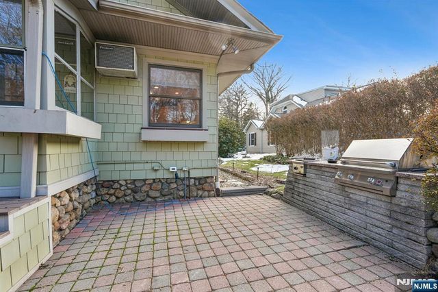 56 Park Avenue, Glen Rock, NJ 07452