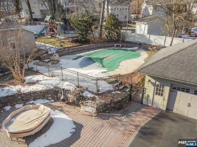 56 Park Avenue, Glen Rock, NJ 07452