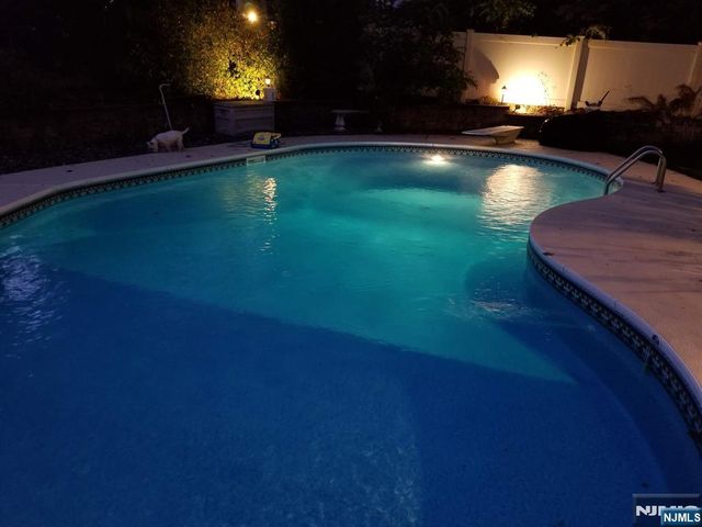 56 Park Avenue, Glen Rock, NJ 07452