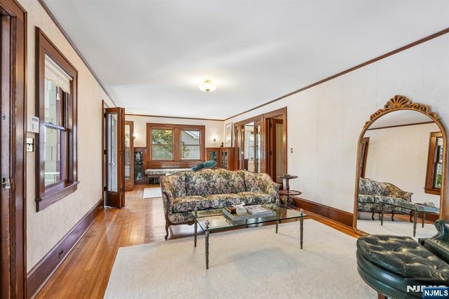 56 Park Avenue, Glen Rock, NJ 07452