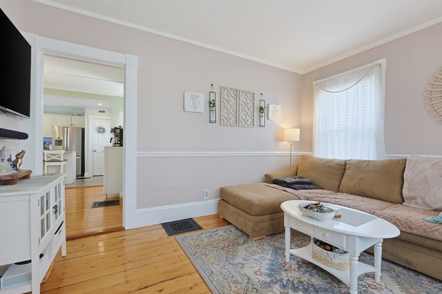 2 Dearborn Ave, Beverly, MA 01915