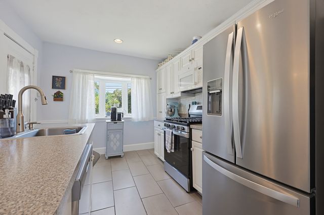 2 Dearborn Ave, Beverly, MA 01915