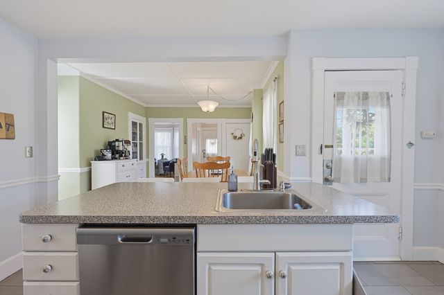 2 Dearborn Ave, Beverly, MA 01915