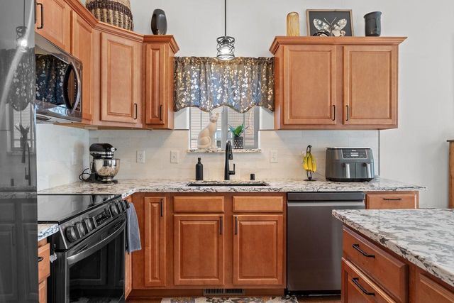 433 14th Avenue, Baraboo, WI 53913