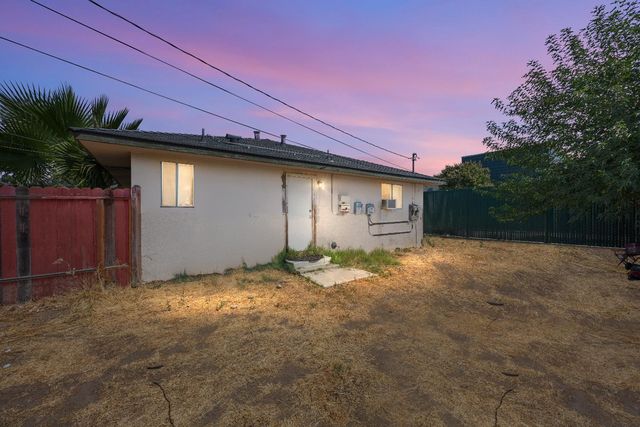 3626 E Lowe Avenue, Fresno, CA 93702