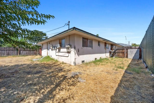 3626 E Lowe Avenue, Fresno, CA 93702