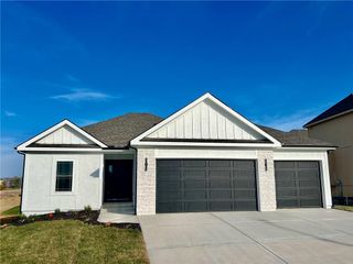 1980 Longview Drive, Liberty, MO 64068