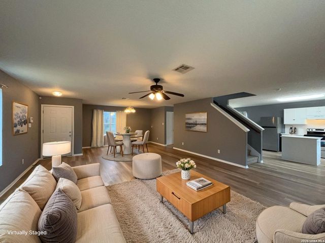 9011 Laguna Falls, San Antonio, TX 78251