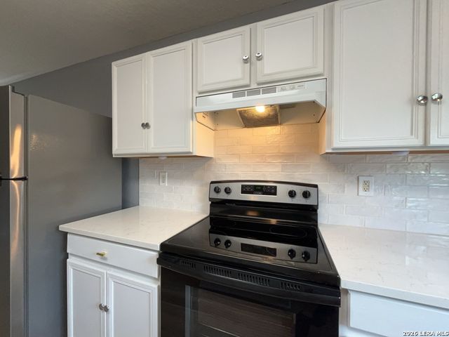 9011 Laguna Falls, San Antonio, TX 78251