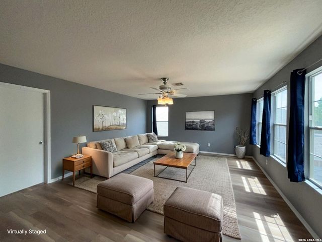 9011 Laguna Falls, San Antonio, TX 78251