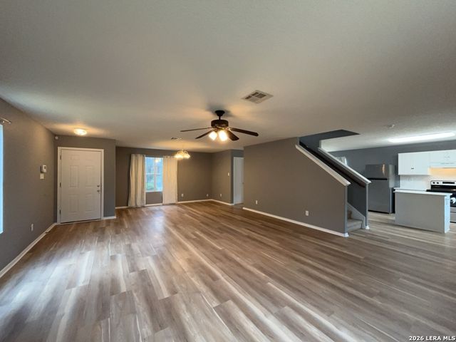 9011 Laguna Falls, San Antonio, TX 78251