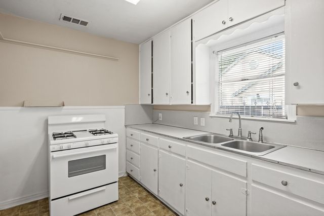 3409 Dalford Street, Fort Worth, TX 76111