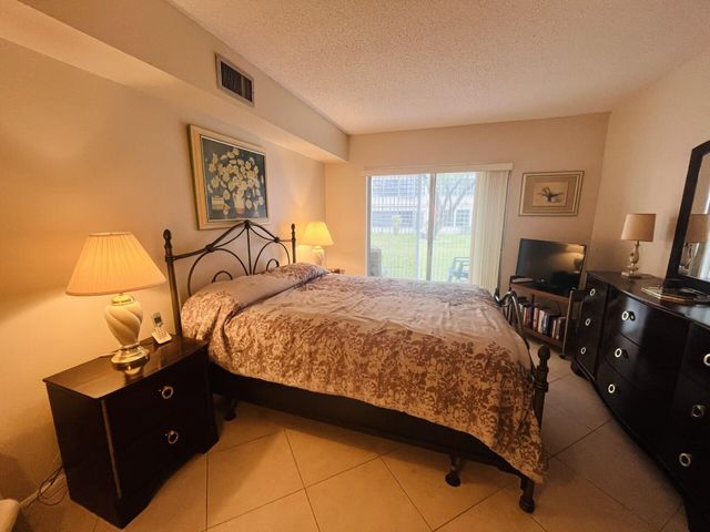 21 Abbey Lane 104, Delray Beach, FL 33446