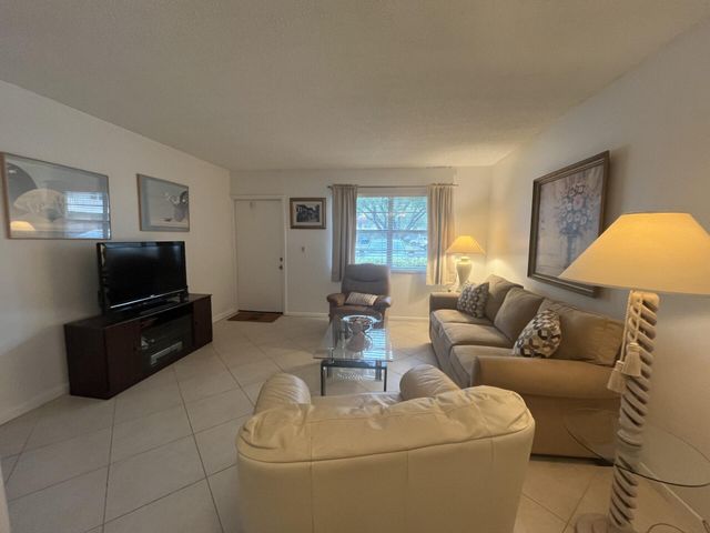 21 Abbey Lane 104, Delray Beach, FL 33446