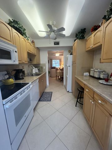 21 Abbey Lane 104, Delray Beach, FL 33446