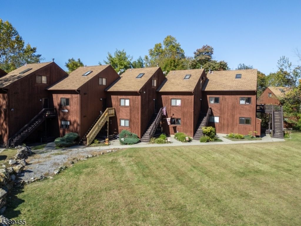 20 Augusta Dr 1, Vernon Twp., NJ 07462