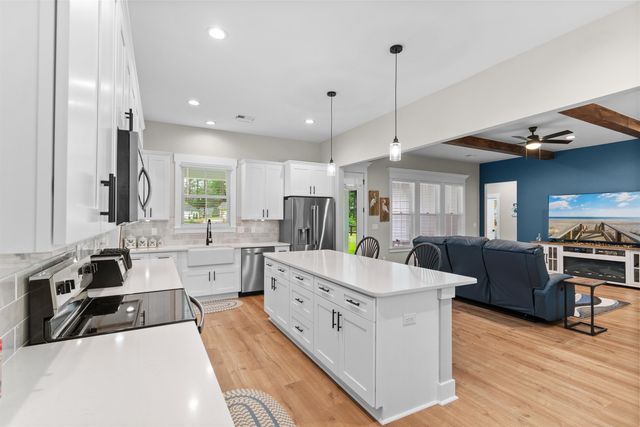 464 NW Boundary Loop Rd., Calabash, NC 28467