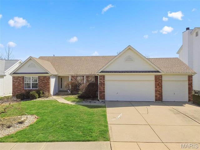 8003 Knights Crossing Drive, O'fallon, MO 63368