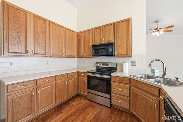 8003 Knights Crossing Drive, O'fallon, MO 63368