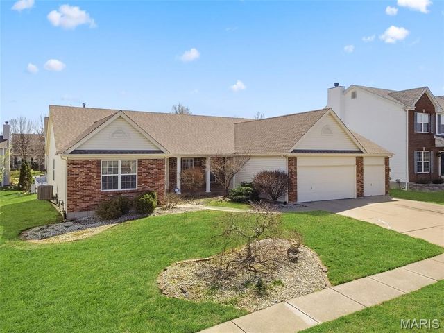 8003 Knights Crossing Drive, O'fallon, MO 63368