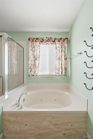 8003 Knights Crossing Drive, O'fallon, MO 63368