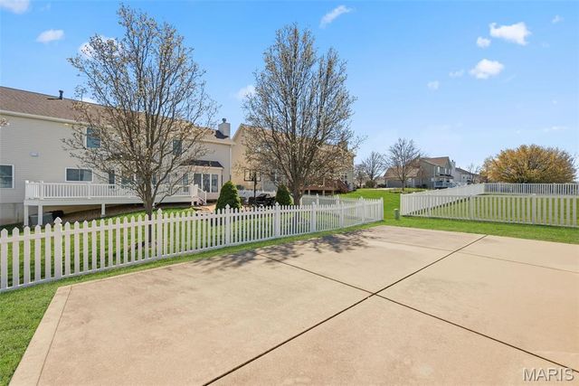 8003 Knights Crossing Drive, O'fallon, MO 63368