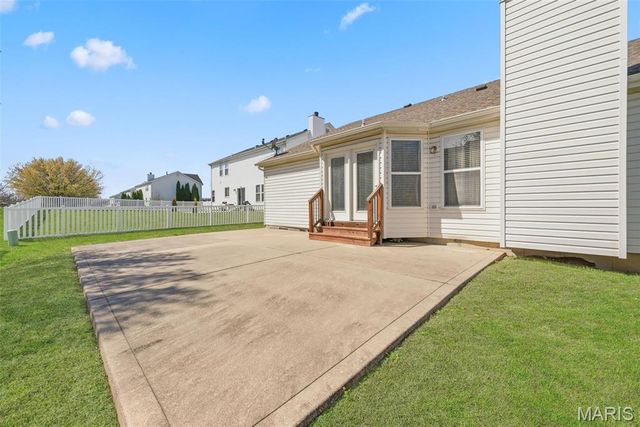 8003 Knights Crossing Drive, O'fallon, MO 63368