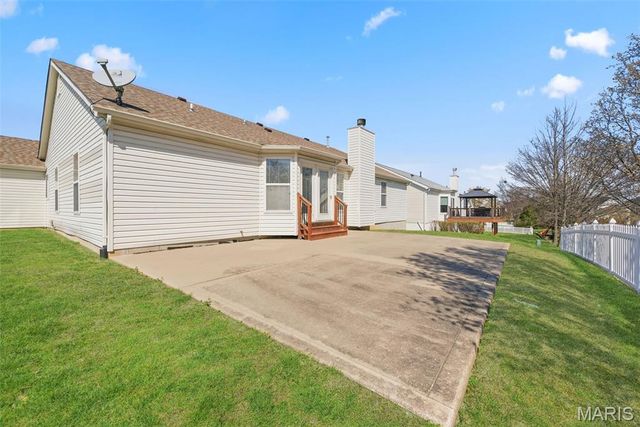 8003 Knights Crossing Drive, O'fallon, MO 63368