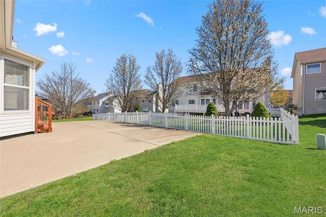 8003 Knights Crossing Drive, O'fallon, MO 63368