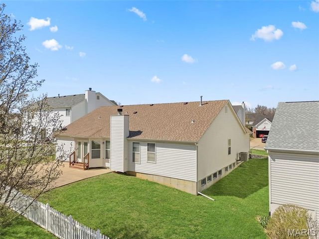 8003 Knights Crossing Drive, O'fallon, MO 63368