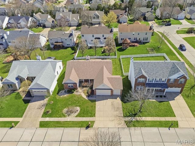 8003 Knights Crossing Drive, O'fallon, MO 63368