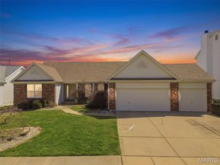 8003 Knights Crossing Drive, O'fallon, MO 63368