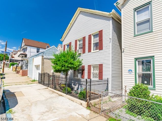 29 Dover St, Paterson City, NJ 07501