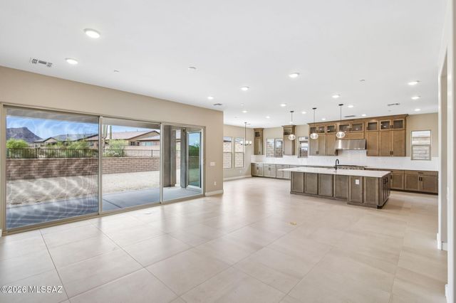 7530 W Beloperon Lane, Marana, AZ 85658