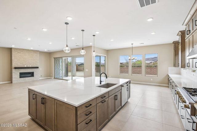 7530 W Beloperon Lane, Marana, AZ 85658