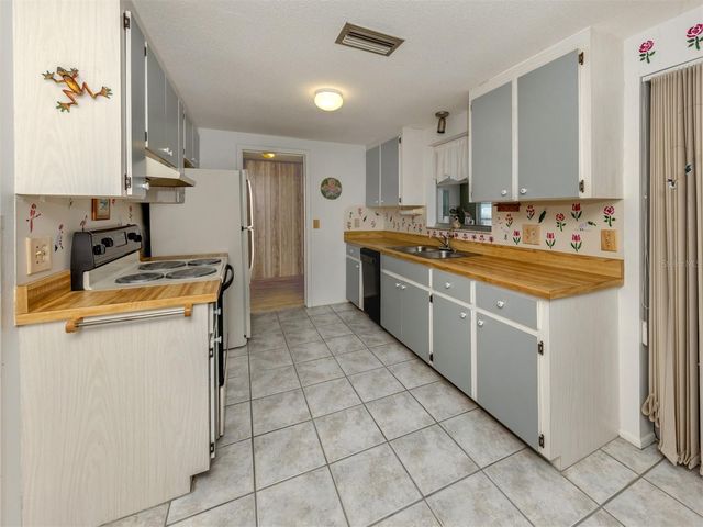 325 PALMETTO ROAD W, Nokomis, FL 34275