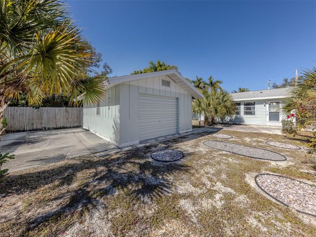 325 PALMETTO ROAD W, Nokomis, FL 34275
