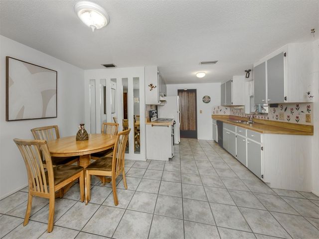 325 PALMETTO ROAD W, Nokomis, FL 34275